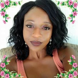 Meet your Posher, Ebony